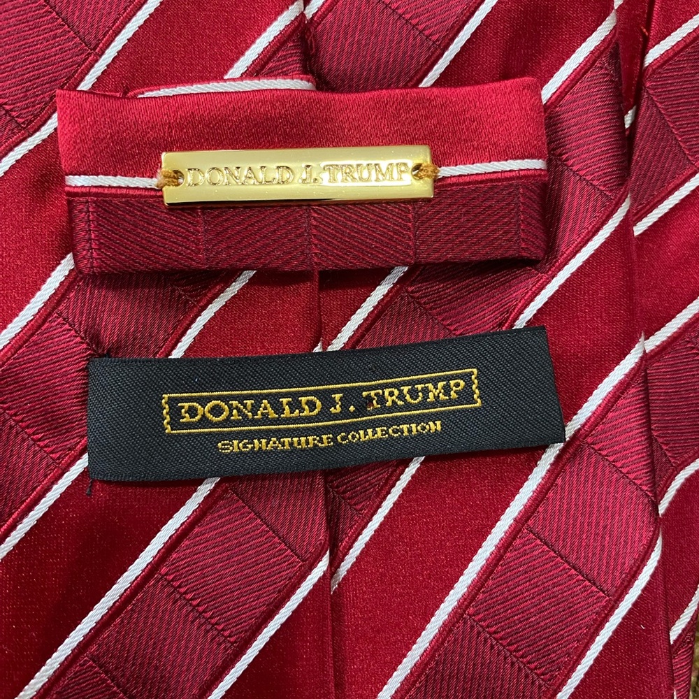 3 Collectible Men’s Ties: Donald J. Trump, J.Garcia, vintage Robert Talbott. - Picture 4 of 7